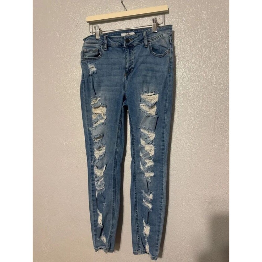 Women’s distressed skinny jeans 5 / 27